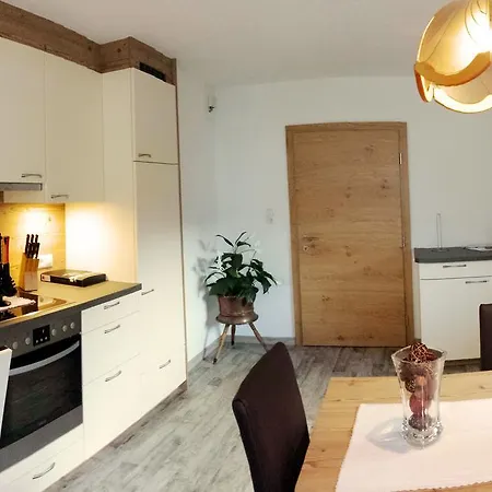 Haus Wachter شقة